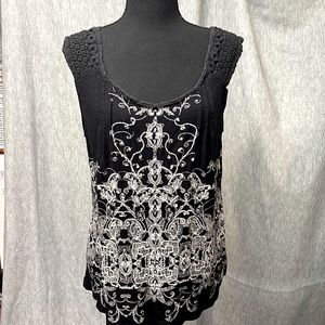 Bila Beautifully Accented Black and White Tunic